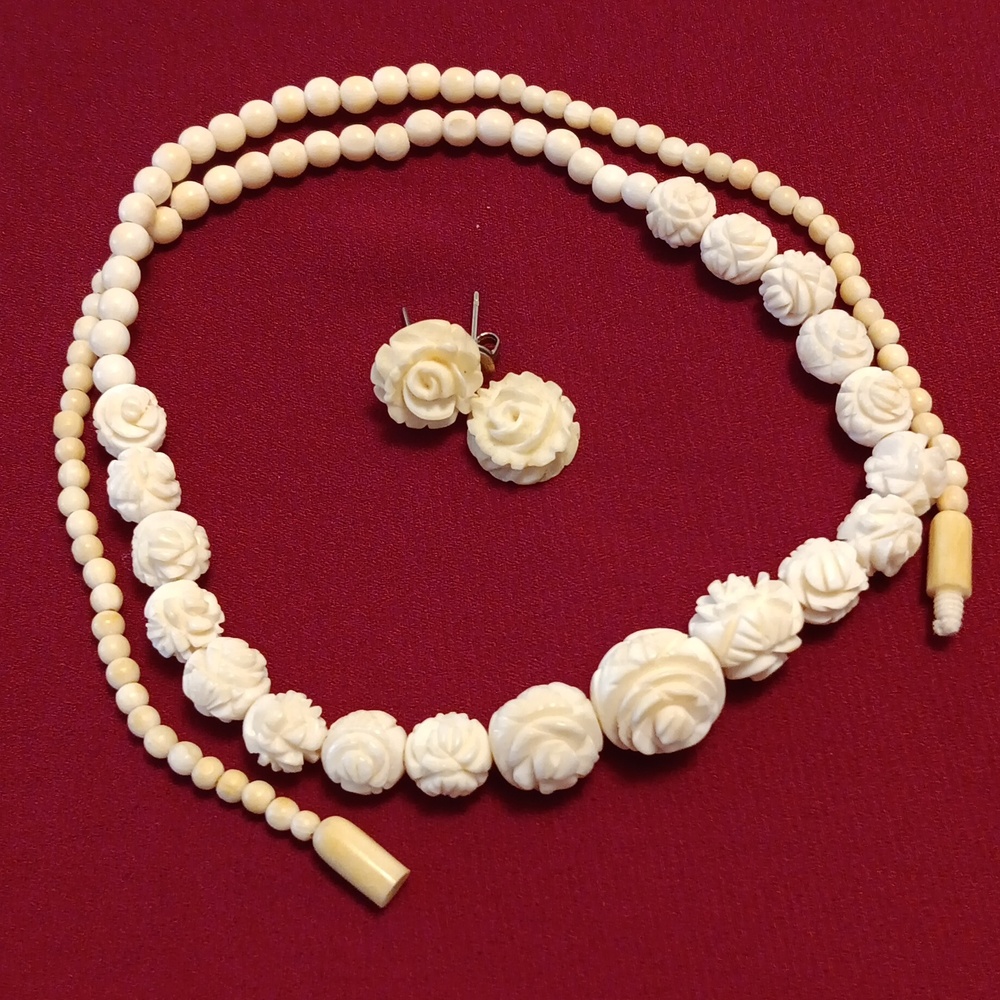 Vintage Ivory Rose/Flower Beaded Necklace & Earring Set